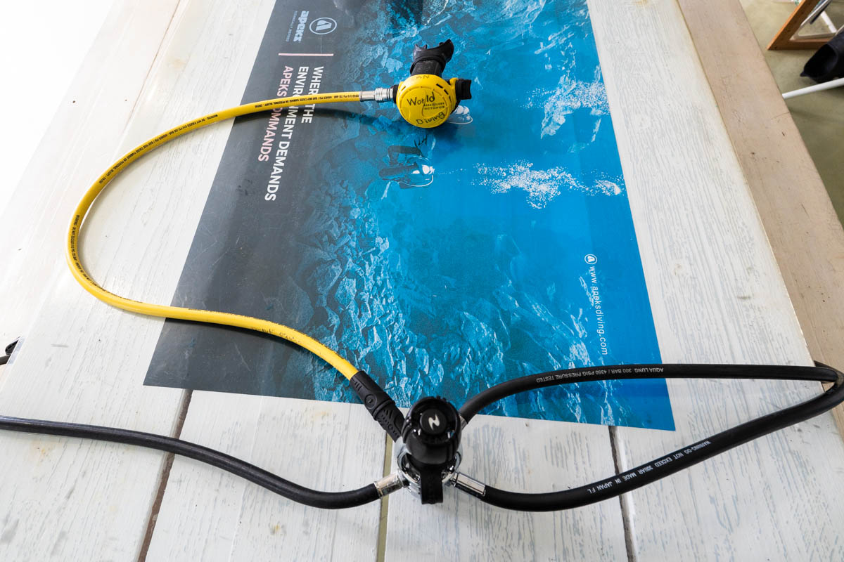 予備の空気源(オクトパス)が左の場合