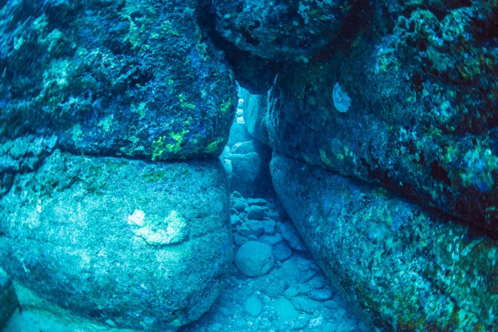 沖縄 与那国海底遺跡　城門