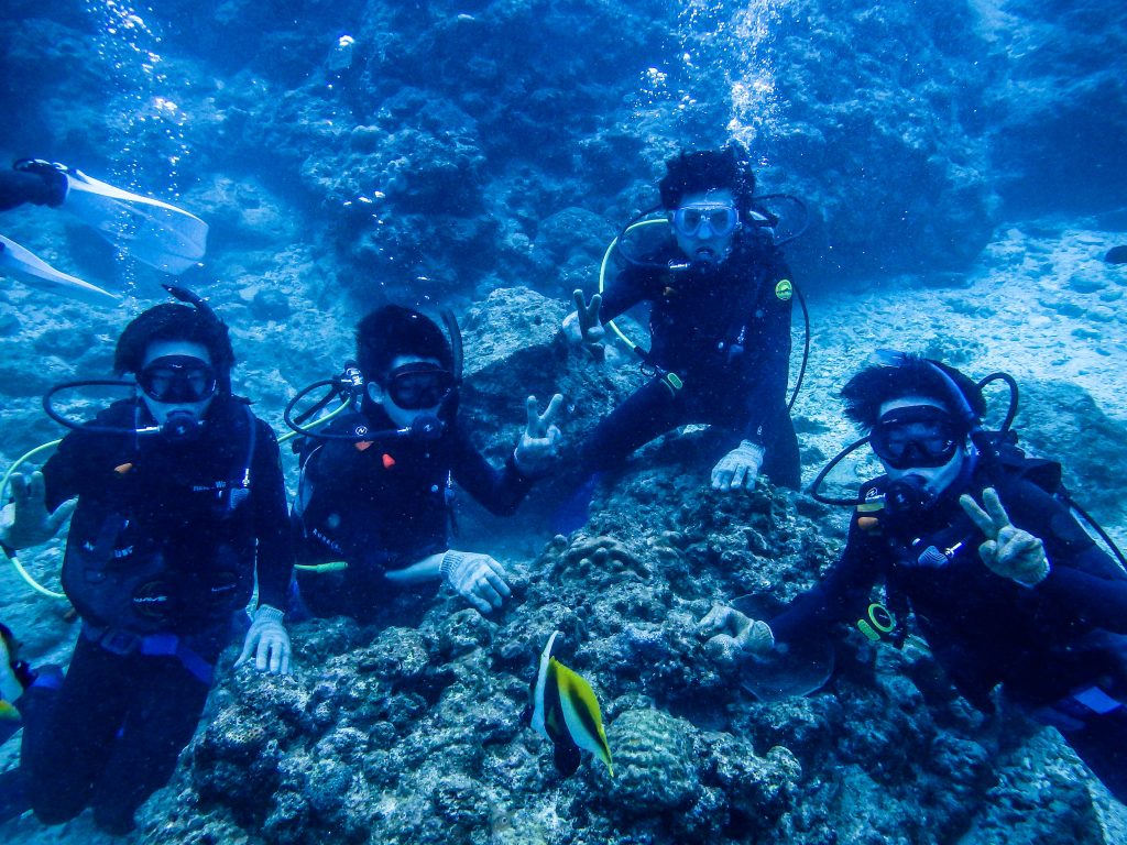 青の洞窟4人旅