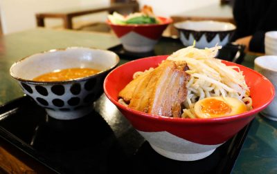 自家製麺のつけめん！金月そば！