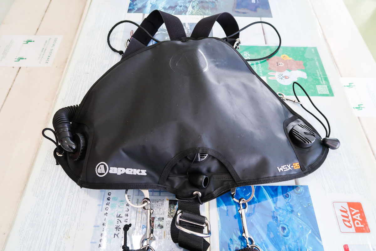 サイドマウントのダイビング器材