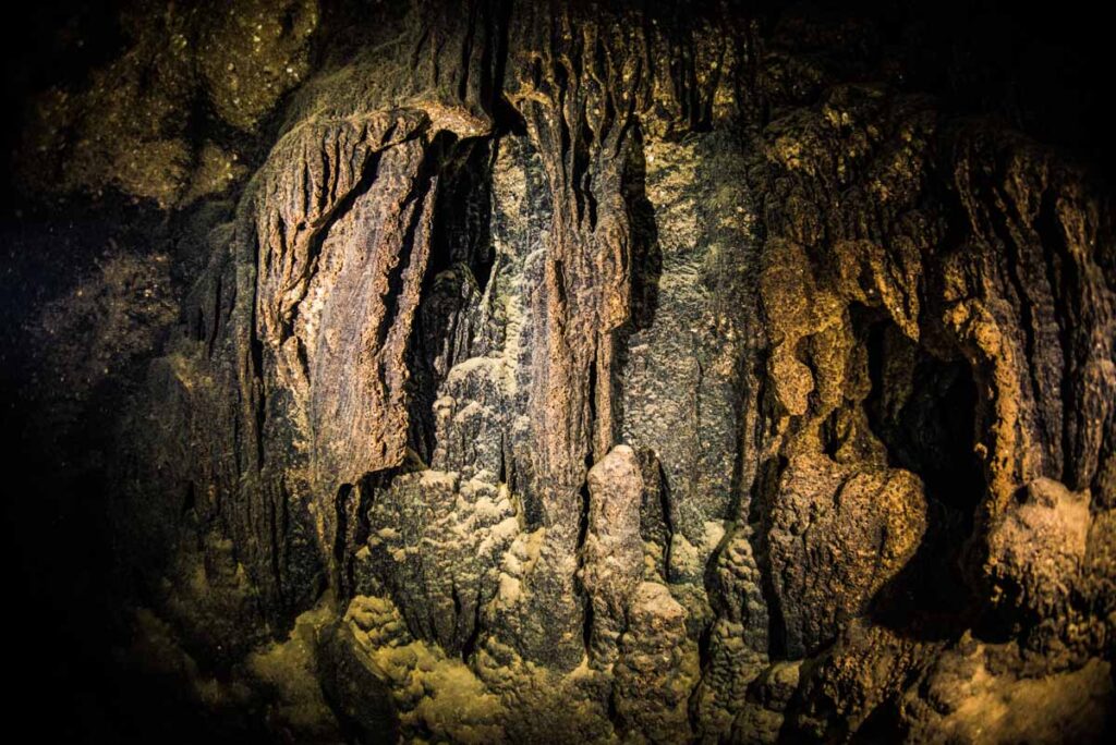 宜名真海底鍾乳洞・2万年前の生活の痕跡