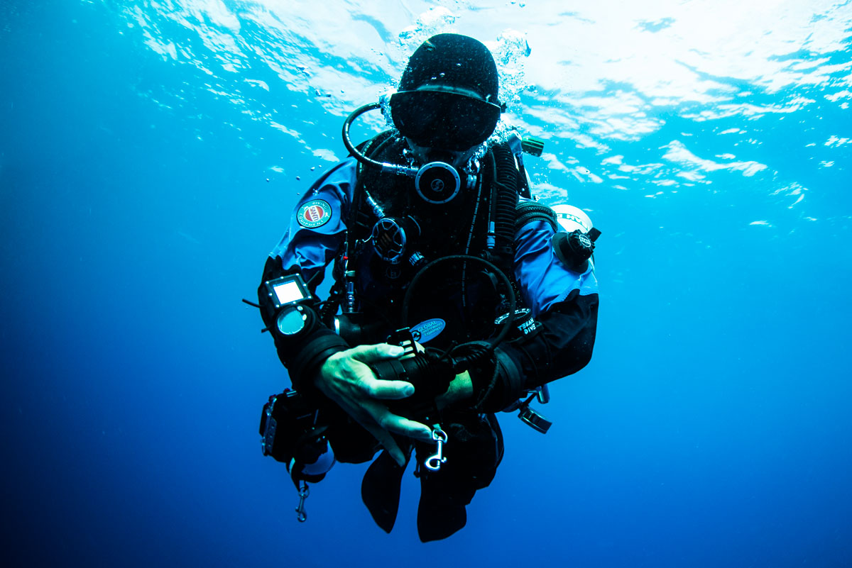 ドライスーツとは?