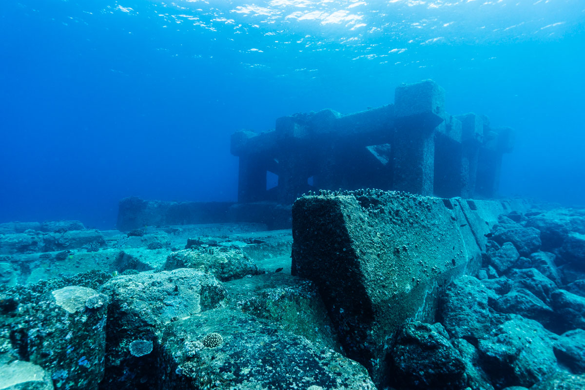 アクアポリス(海上都市跡)・海底遺跡「海の中の未来都市」
